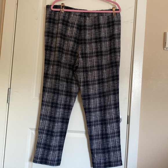 Soho Apparel size XL high rise, ankle length. - Picture 2 of 2